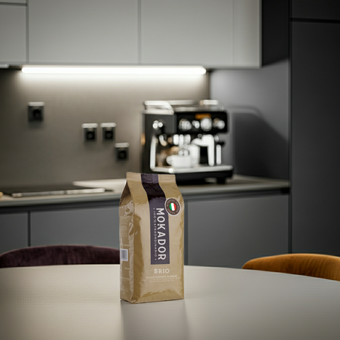 Mokador Brio 1kg: Ganze Bohnen für ein vollmundiges Erlebnis ohne Bitterkeit dank Langzeitröstung.