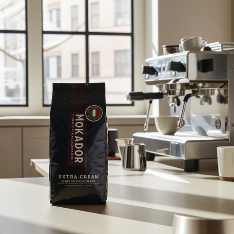 Mokador Extra Cream 1000g: Ganze Espressobohnen mit cremiger Textur und schokoladigem Abgang.